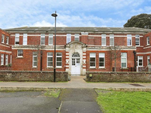 Flat for sale in Clayhall, Middlecroft