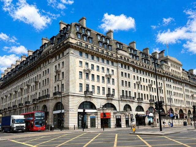 Flat for sale in Marylebone, Greater London