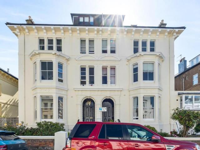 Flat for sale in Aldrington