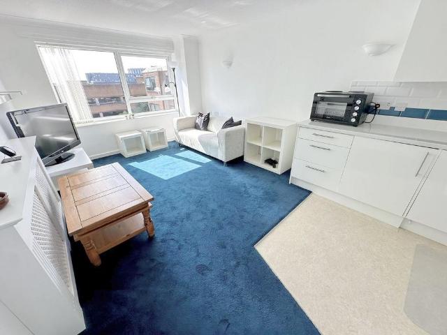 Flat for sale in Poole