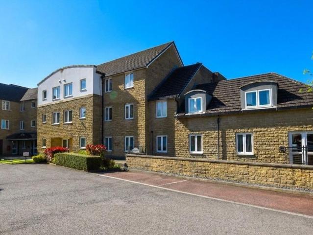 Flat for sale in Tranmere Park, Guiseley