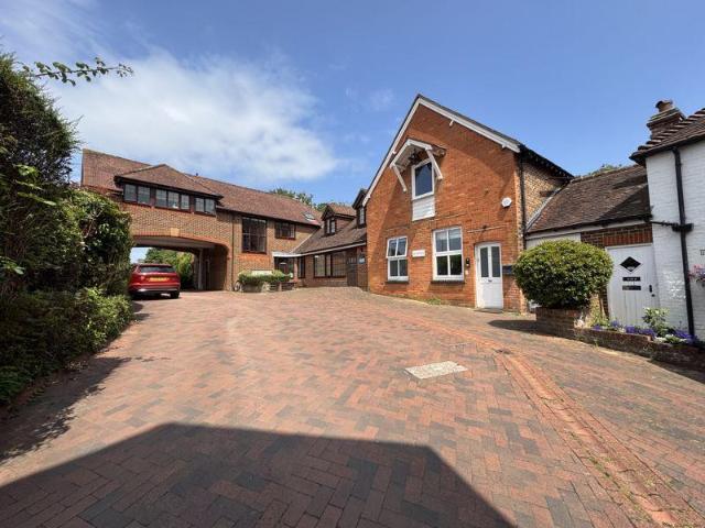 Flat for sale in Fole, Surrey