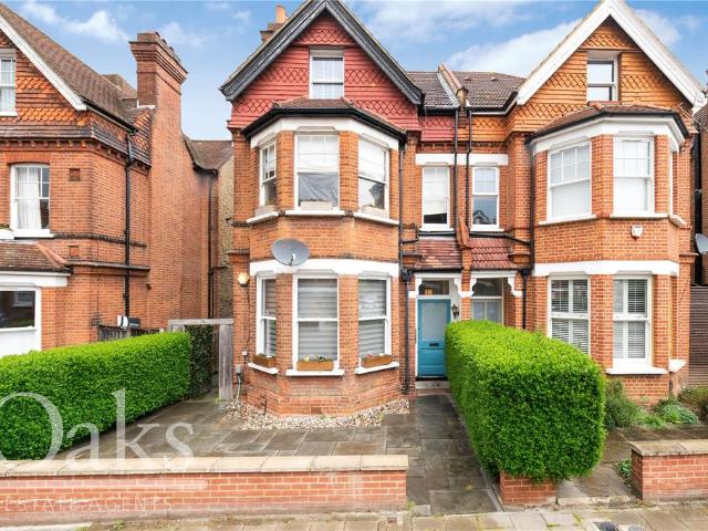 Flat for sale in Streatham, Greater London