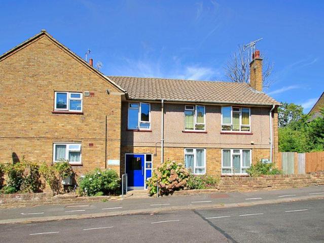 Flat for sale in Harrow On The Hill, Greater London