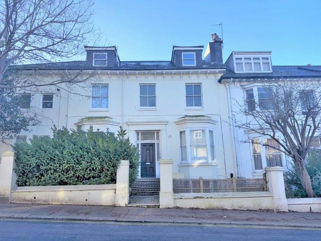 Flat for sale in Round Hill, Brighton & Hove