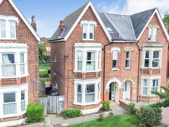 Flat for sale in De Parys, Bedford