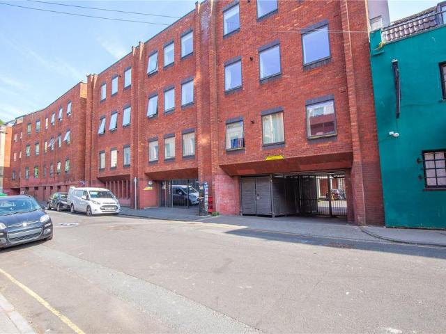 Flat for sale in Stokes Croft, Feckenham