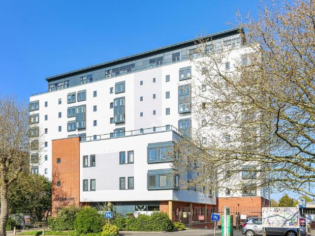 Flat for sale in London Borough of Croydon, Norbury