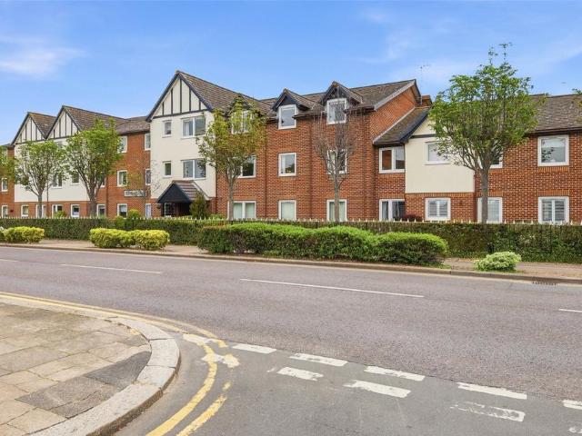 Flat for sale in North Shoebury, Alton Barnes