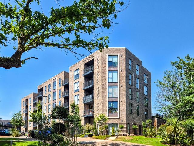 Flat for sale in Epping, Essex