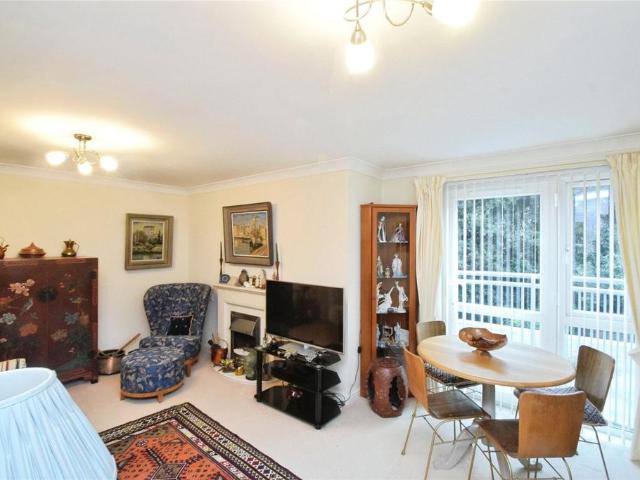 Flat for sale in Nangreaves, Wales