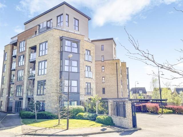 Flat for sale in Monkston Park, Milton Keynes