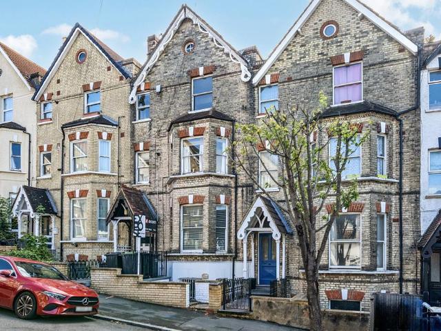 Flat for sale in London Borough of Croydon, Upper Norwood