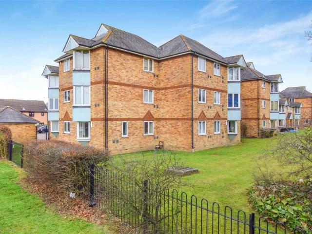 Flat for sale in Highwoods, Fordham Heath