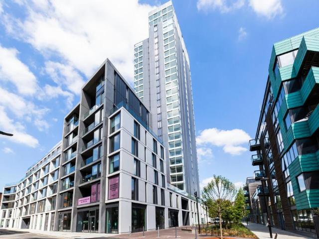 Flat for sale in Hoxton, Greater London