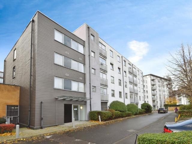 Flat for sale in London Borough of Lewisham, Deptford