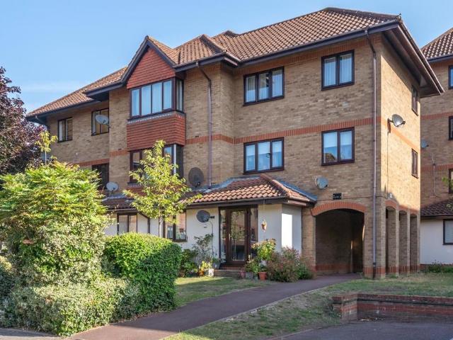 Flat for sale in Crystal Palace, Greater London