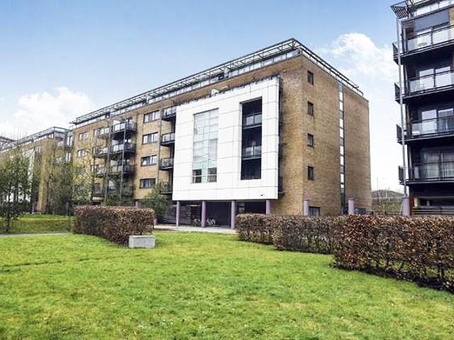 Flat for sale in Cardiff International Sports Village, Falcon Lodge