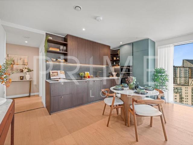 Flat for sale in Walworth, Greater London