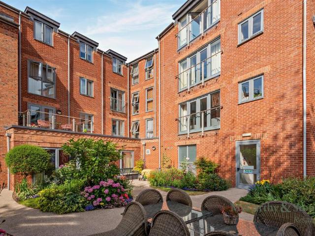 Flat for sale in High Field, York