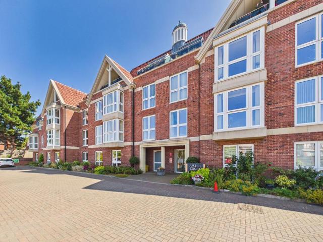 Flat for sale in Comers, Norfolk