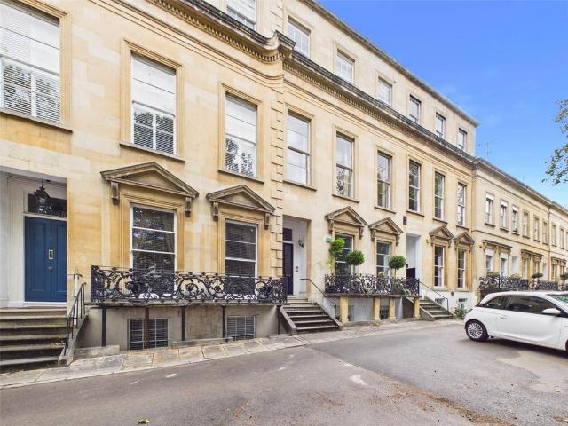 Flat for sale in Montpellier, Cheltenham