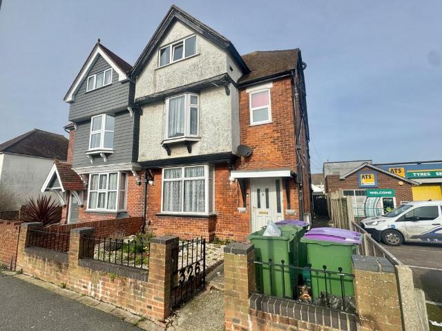 Flat for sale in Folkestone