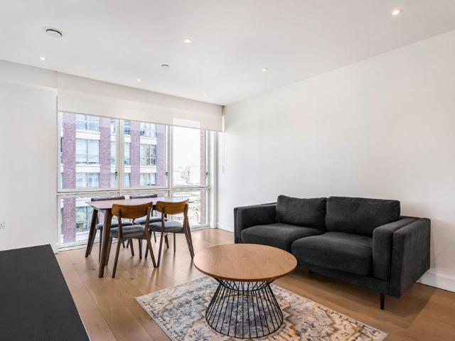 Flat for sale in Blackwall, Greater London