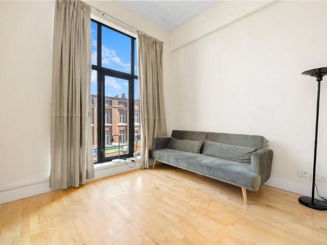 Flat for sale in St. George in the East, Whitechapel