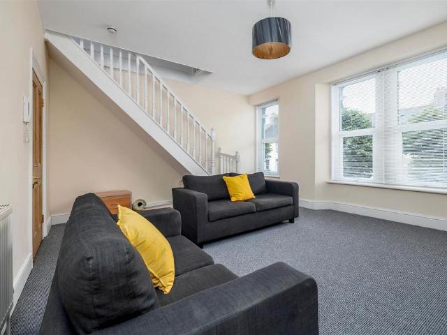 Flat for sale in Mount Wise