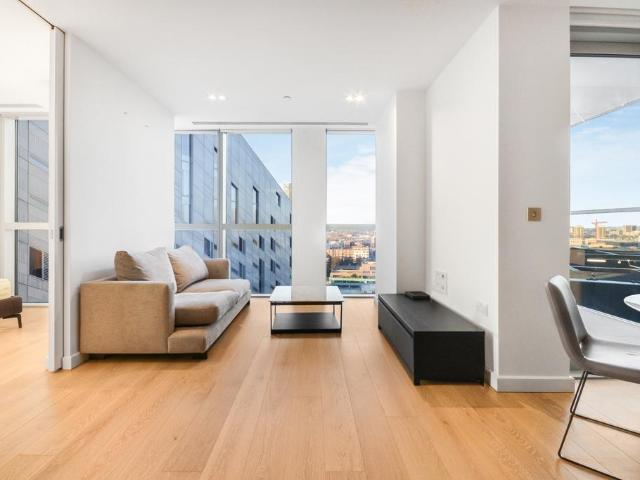 Flat for sale in Finsbury, Greater London