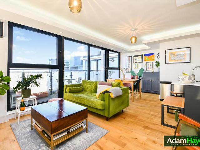 Flat for sale in North Finchley, Isle Of Man