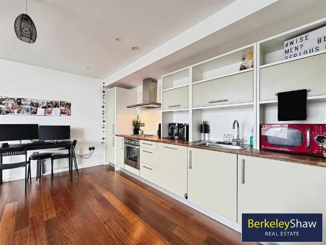 Flat for sale in Calderstones