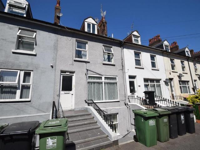 Flat for sale in Upperton, Eastbourne