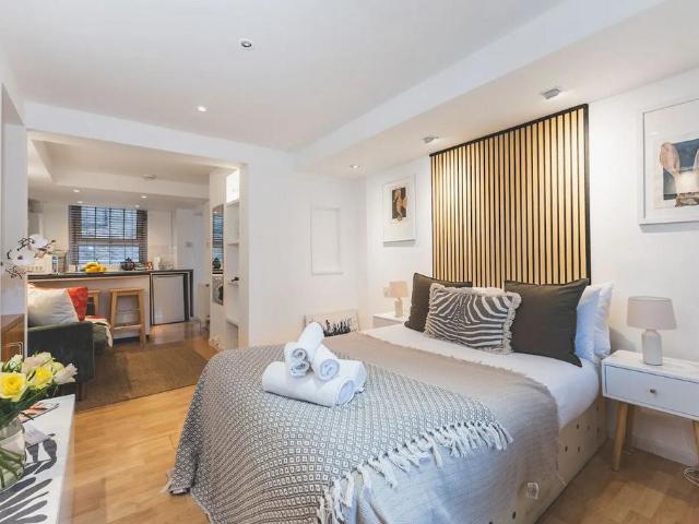 Flat for sale in City of Westminster, Greater London