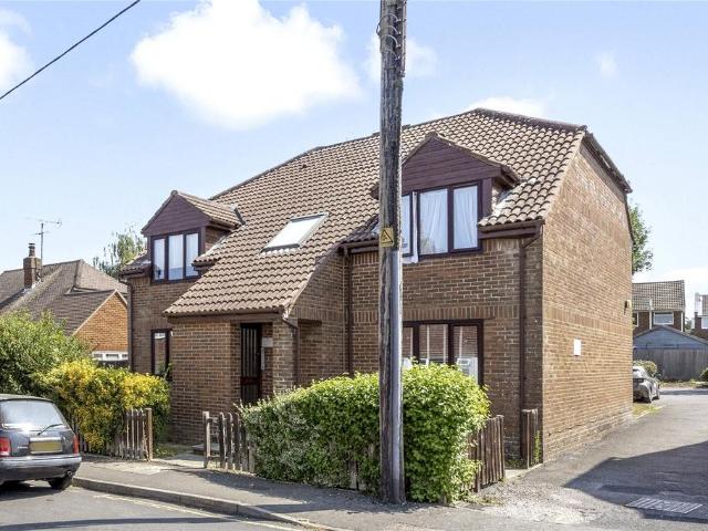 Flat for sale in World's End, Perryfields