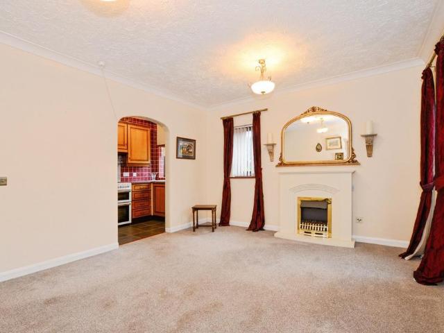 Flat for sale in Bushey