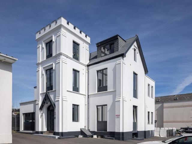 Flat for sale in St Helier, Greater London