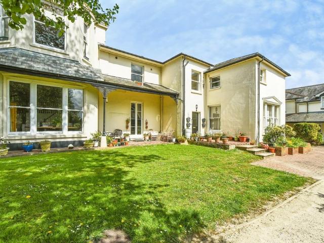 Flat for sale in Barton Stacey, Hampshire