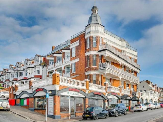 Flat for sale in Alton Barnes, Essex