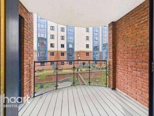 Flat for sale in Kingsdown, Feckenham