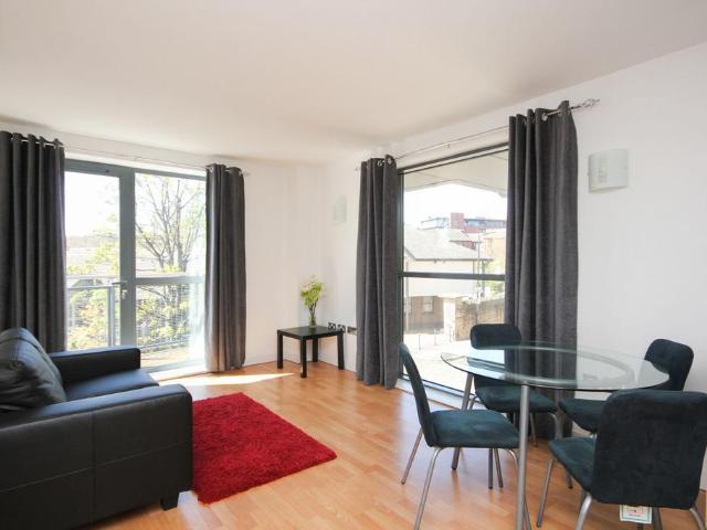 Flat for sale in Saint George's, South Yorkshire