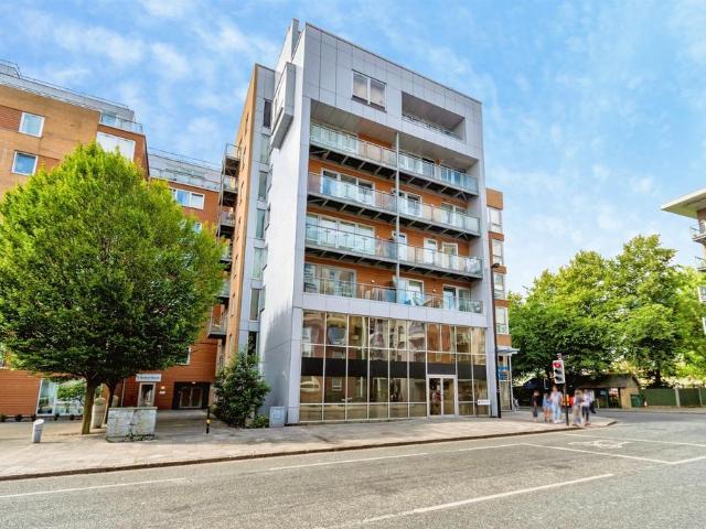 Flat for sale in St Mary's, City Of Southampton