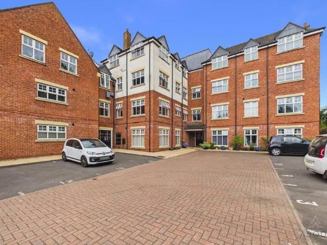 Flat for sale in The Wharf, Beamhurst