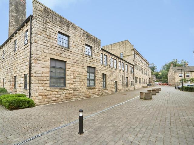 Flat for sale in Henshaw, Yeadon