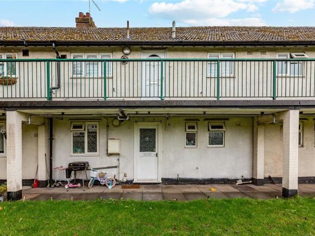 Flat for sale in Thames View, Cat Hill