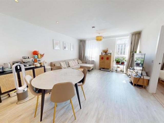 Flat for sale in Blackfriars, Salford