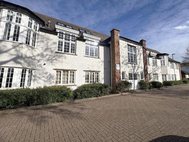 Flat for sale in Jackmans Estate, Letchworth
