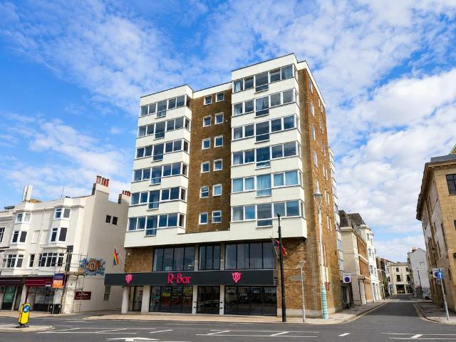 Flat for sale in Queen's Park, Brighton & Hove
