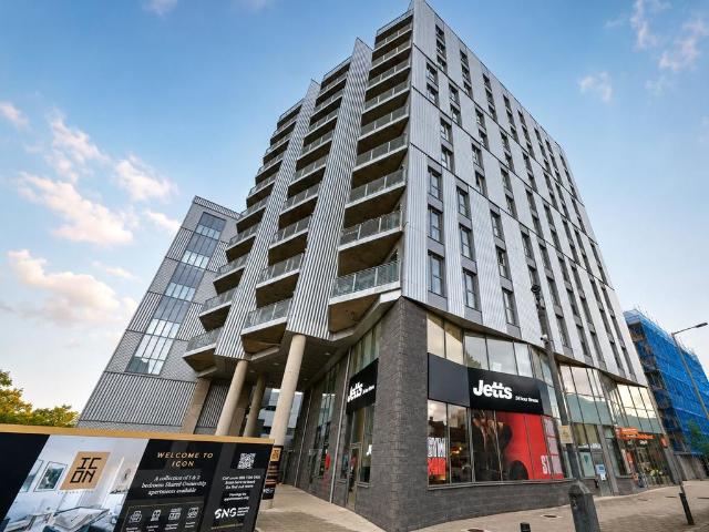 Flat for sale in Colindale, Greater London